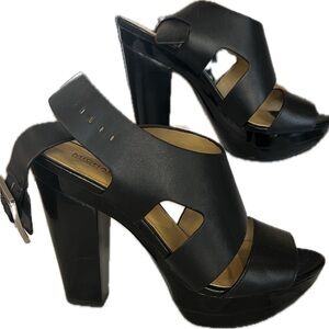 ⭐️💎 MICHAEL KORS black leather heels!! 👠